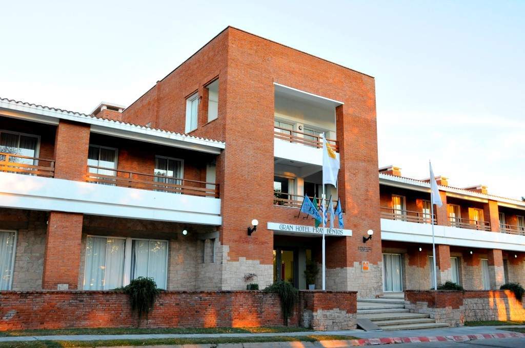 Gran Hotel Fray Bentos Buitenkant foto