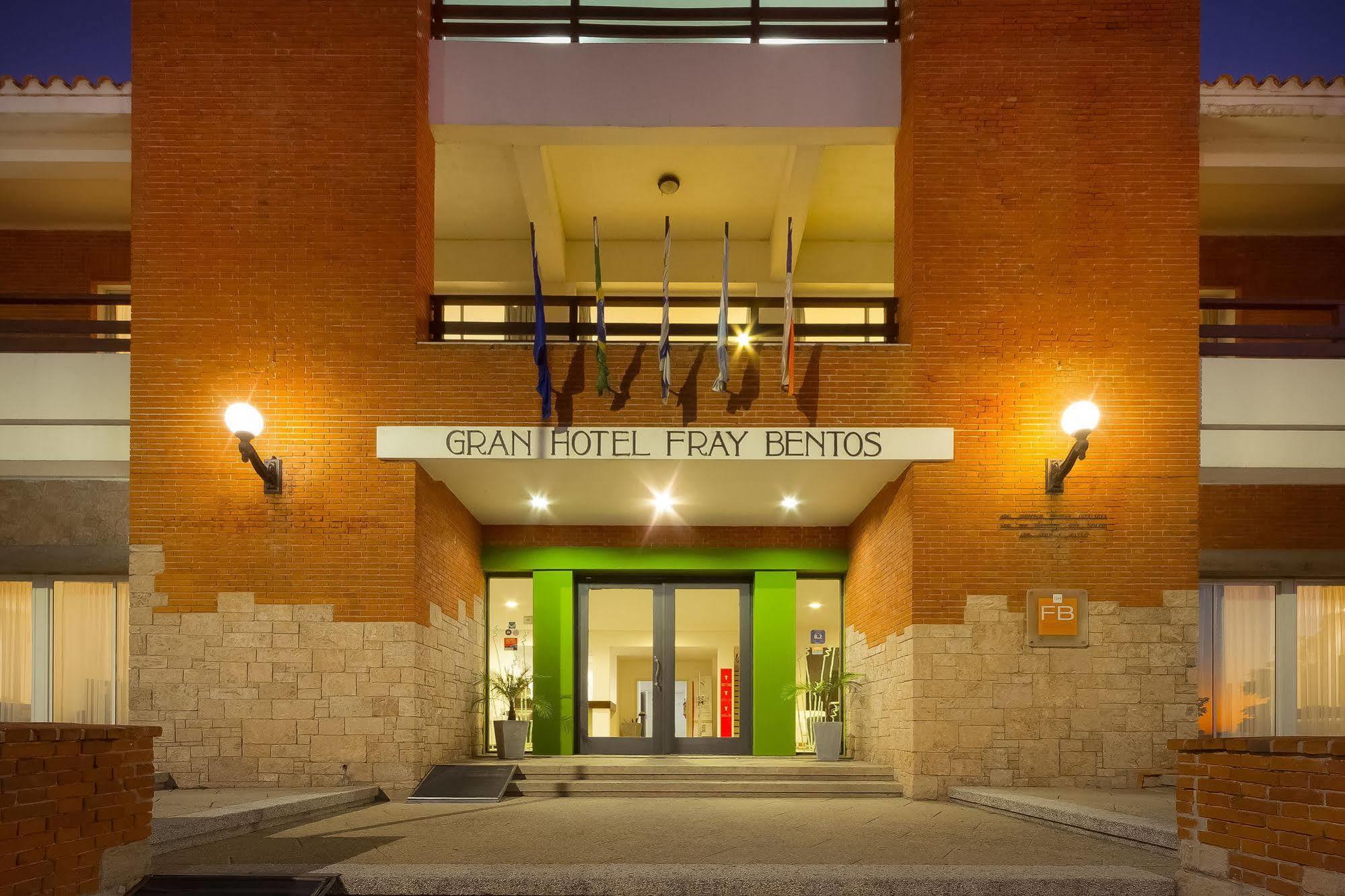 Gran Hotel Fray Bentos Buitenkant foto